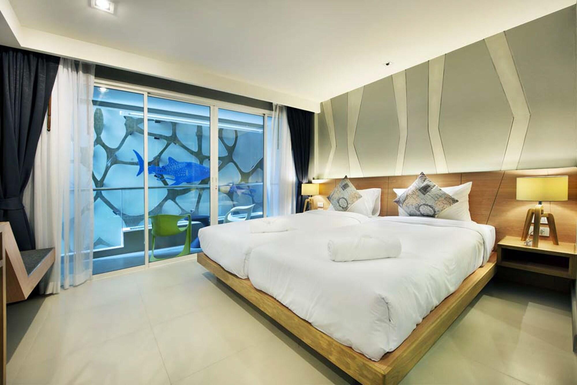 Ratana Patong Beach Hotel By Shanaya Exterior photo