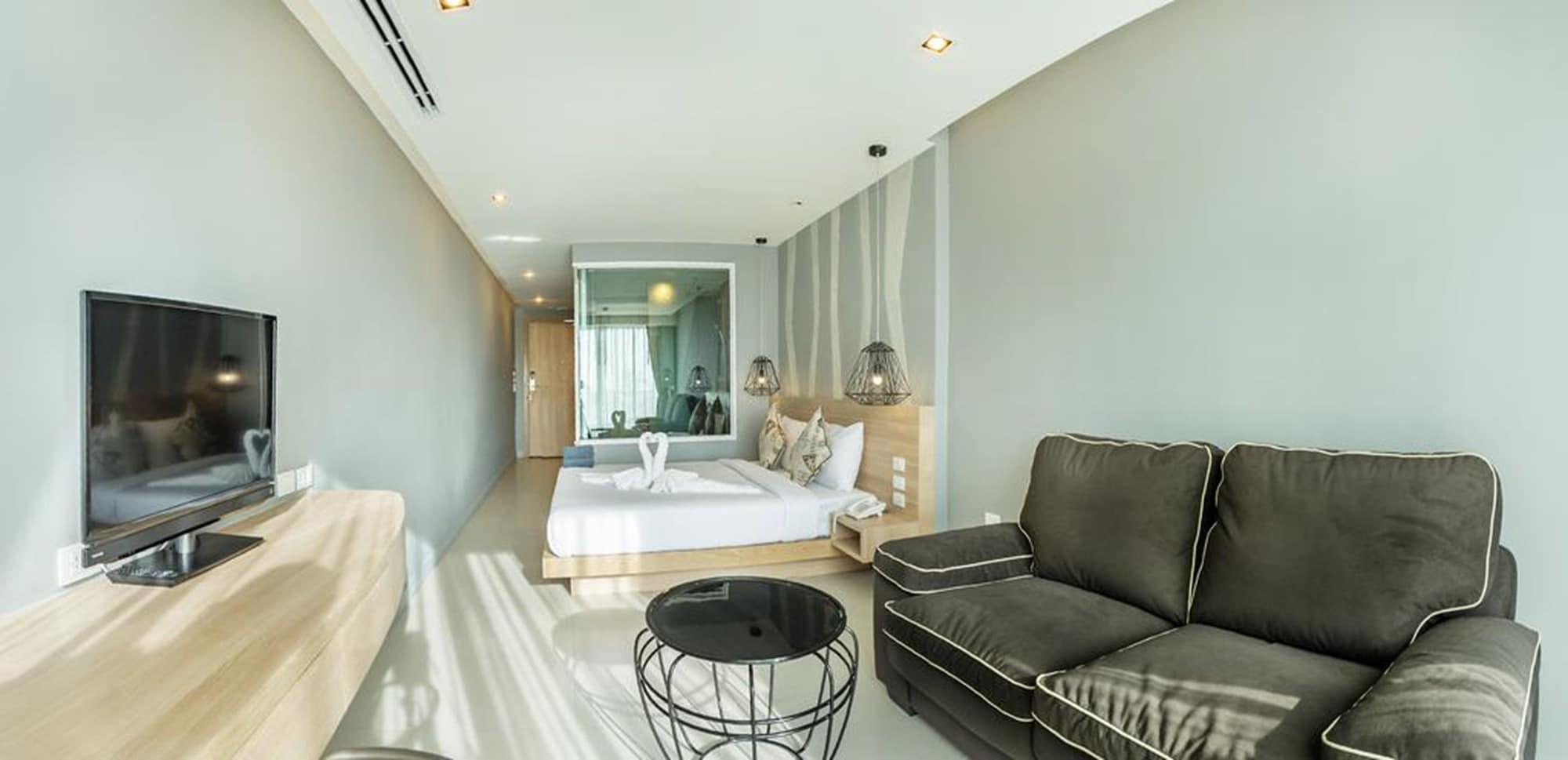 Ratana Patong Beach Hotel By Shanaya Exterior photo