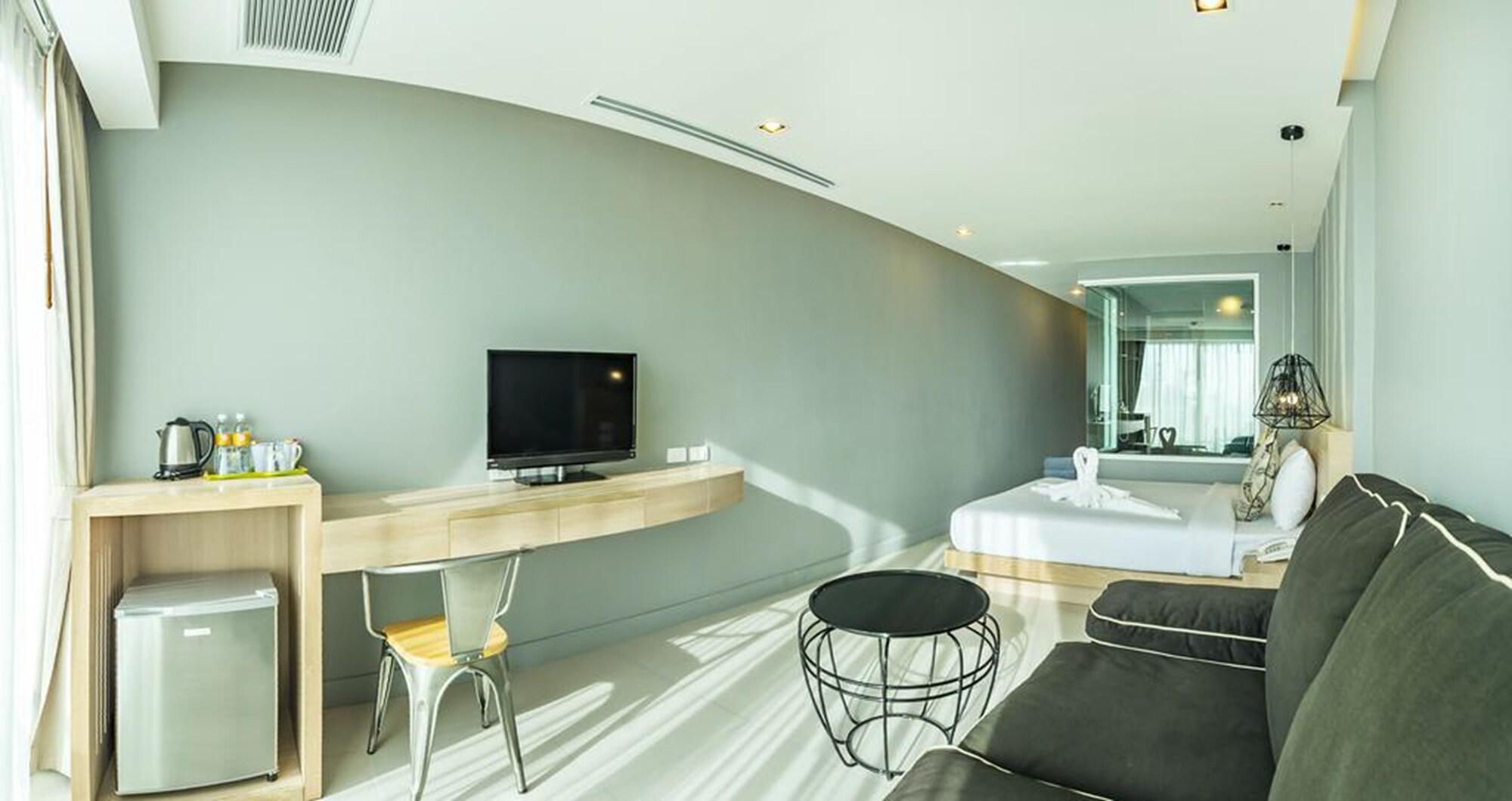 Ratana Patong Beach Hotel By Shanaya Exterior photo