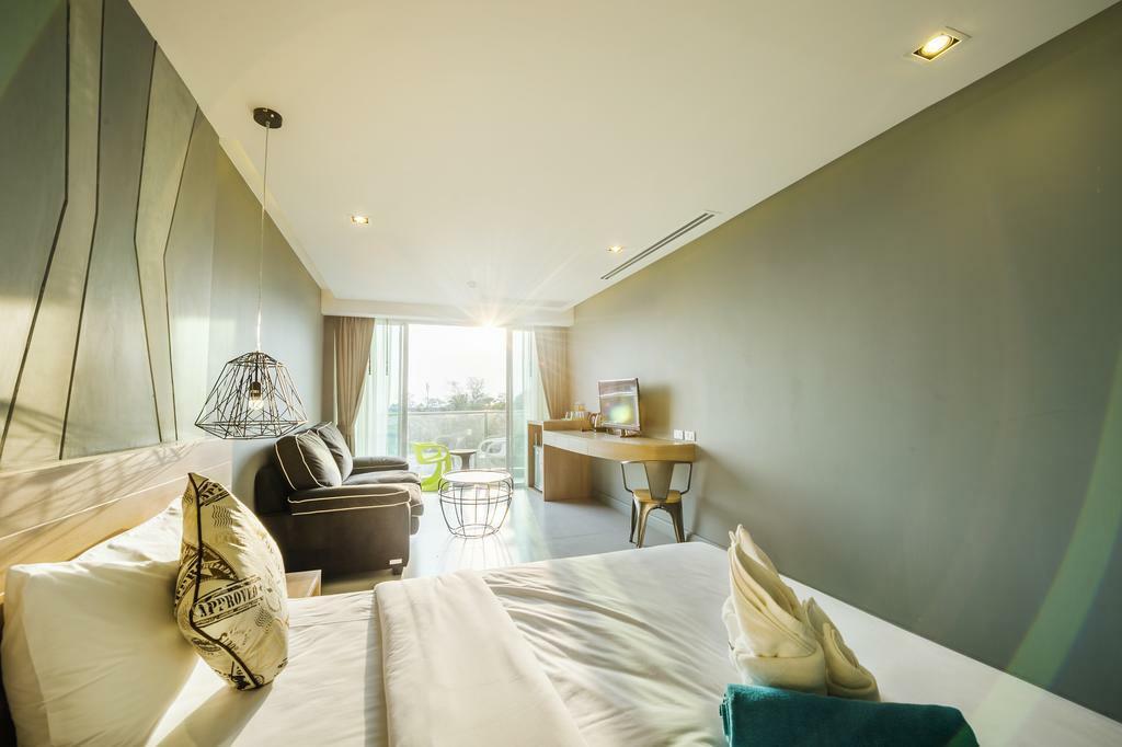 Ratana Patong Beach Hotel By Shanaya Exterior photo